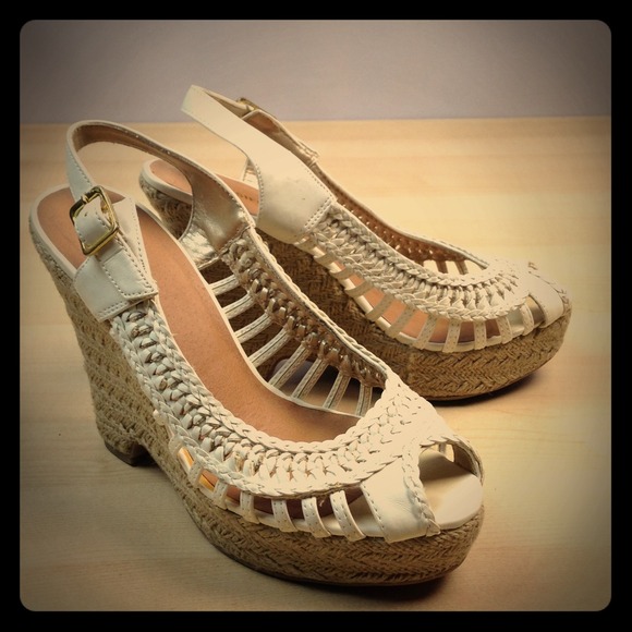 ✨REDUCED✨White Leather platform wedge sandals 4.5"