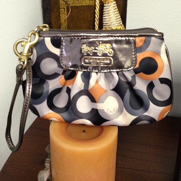 Coach Small Signature Style Wristlet