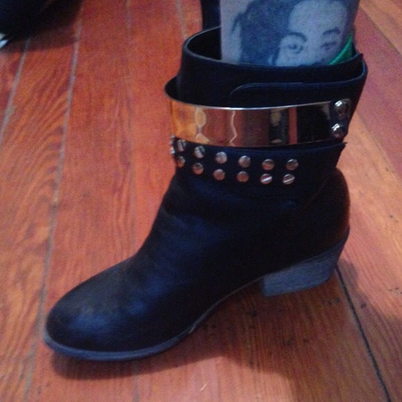 These Boots Were Made For Walkin! - Picture 2 of 2