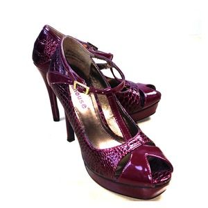 ✨REDUCED!✨Next to new!  Stilettos faux snakeskin