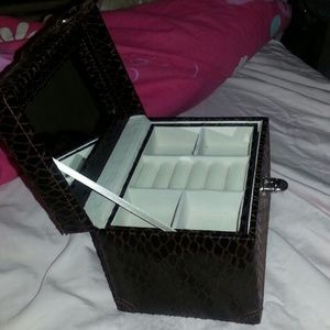 Travel size Jewelry Box