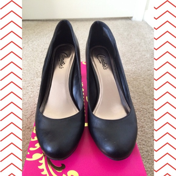 Shoes - Black Kitten Heels