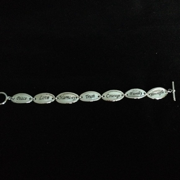 Positive message bracelet