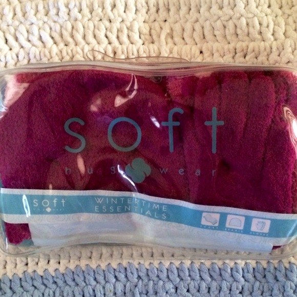 Extremely soft Hat Scarf and Glove Set