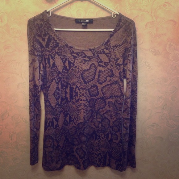 Snake skin print top
