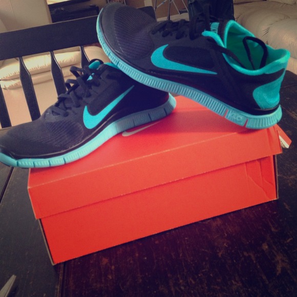 Women's Nike frees!