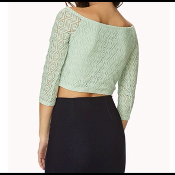 Crop top in triangular pattern (mint) - Picture 2 of 4
