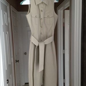 Sleeveless shirt dress