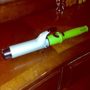 🚫SOLD to @kristen23🚫 💇Bed Head Curling Iron💇