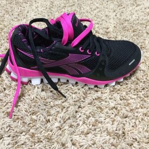 Pink and Black Reebox-Realflex Transition