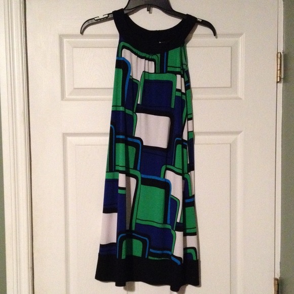 Dress - Picture 2 of 4