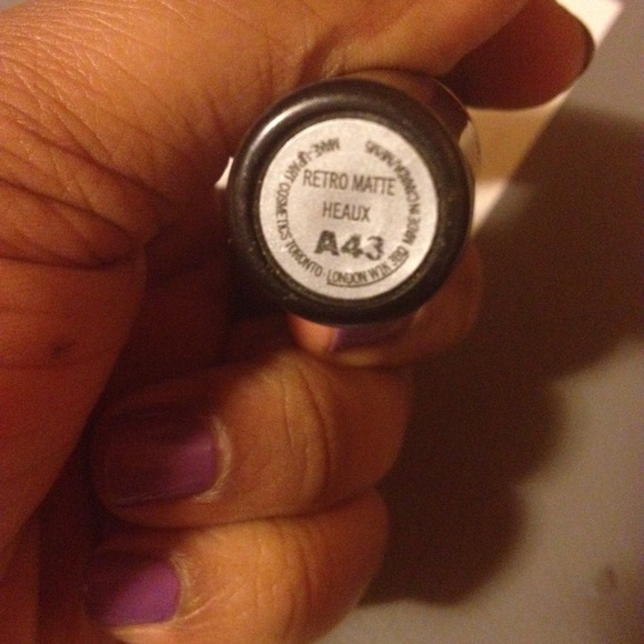 🚫SOLD Mac cosmetics riri heaux lipstick makeup - Picture 2 of 2