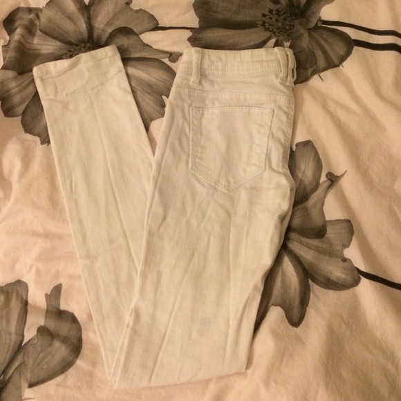 ⛔️SOLD White Pants (NEVER WORN)⛔️