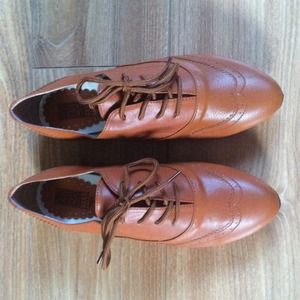 NEW Brown Oxford flats size 8