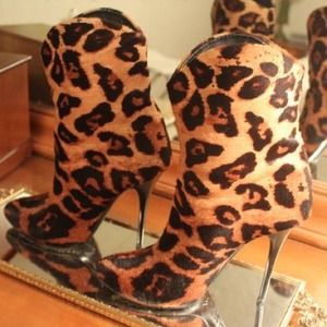 Guiseppe Zanotti Leopard Print Calfskin Ankle Boot