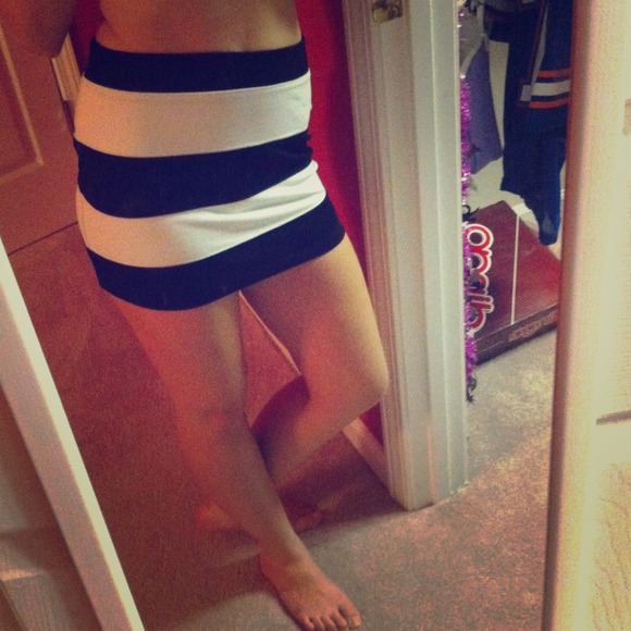 H&M Dresses & Skirts - Striped black and white H&M pencil skirt