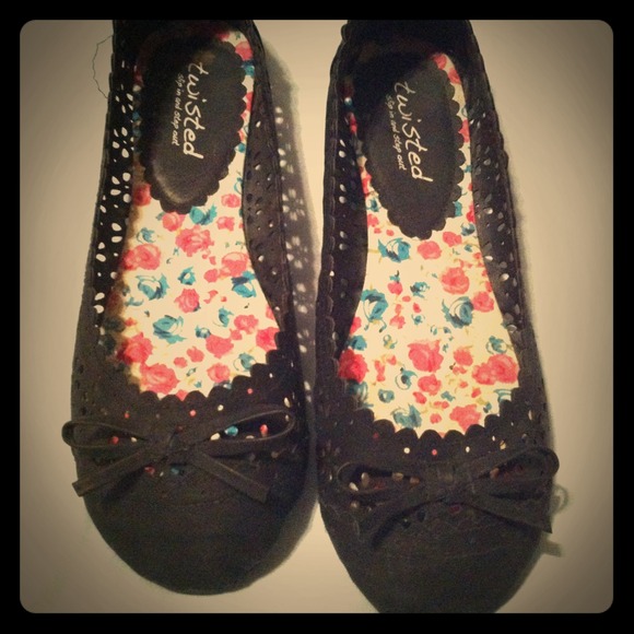 too small for me now. - Picture 1 of 3