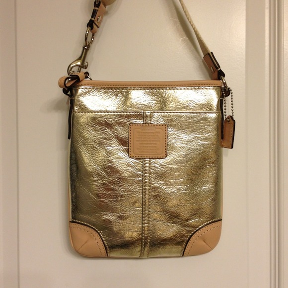 ⛔Sold⛔Coach metallic gold swingpack crossbody bag - Picture 2 of 4