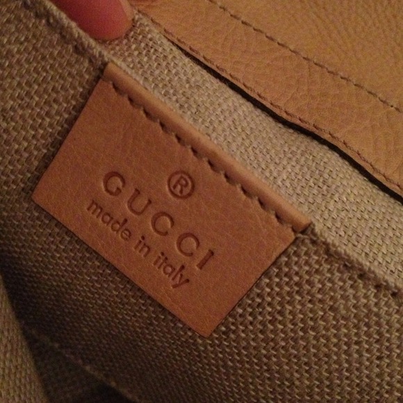 Beautiful Authentic Gucci bag! - Picture 2 of 4
