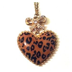 🎀REDUCED🎀 Leopard Heart Necklace