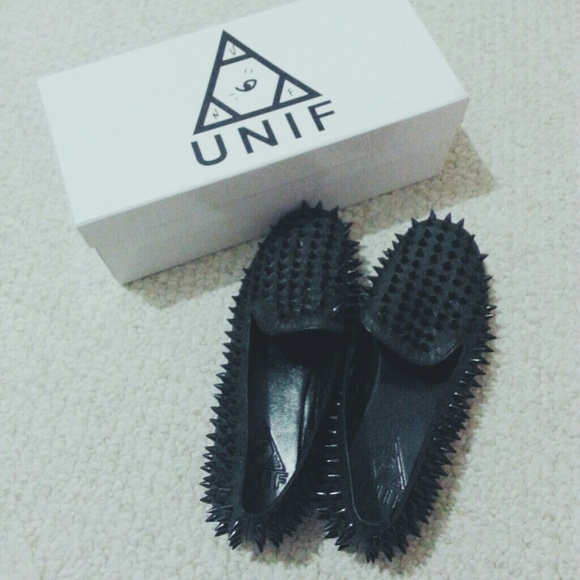 UNIF Hellraiser 💀 Black on Black