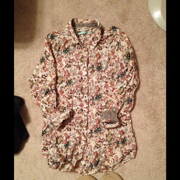 Long sleeve button up collar shirt