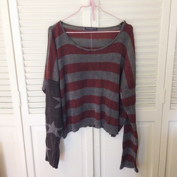 ❌SOLD❌Brandy Melville Cassidy Sweater - Picture 2 of 3