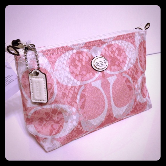 ⛔Sold⛔Coach snake print medium pouch bag NWT