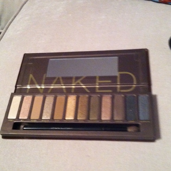 SOLD SOLDNaked urban decay eye paletteSOLD SOLD