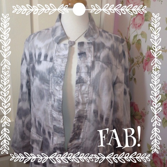 Chicos Gray and White Ikat Print Jacket