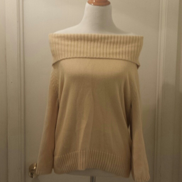 BUNDLE OF 3 SWEATERS