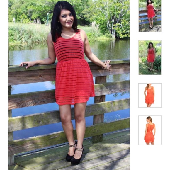 Dresses & Skirts - Open back dress