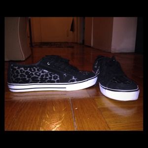 🚫SOLD🚫Black and Grey Leopard Vans