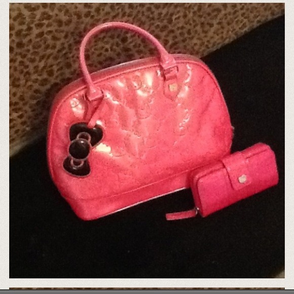 💢SOLD💢 Hello kitty purse and wallet❤