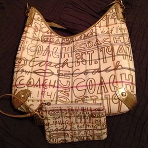 Super cute coach purse with matching wallet!