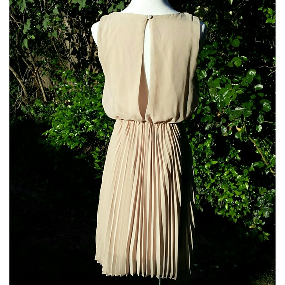 Must Have Dresses & Skirts - ☆HP☆ NWOT Beige Party Dress!