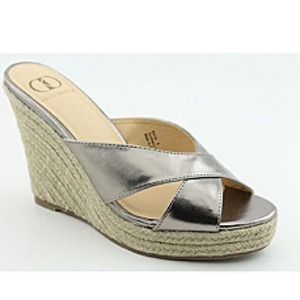 Kelsi Dagger bronze wedge.. NEVER WORE!