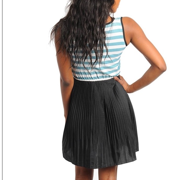 Flirty dress - Picture 3 of 3