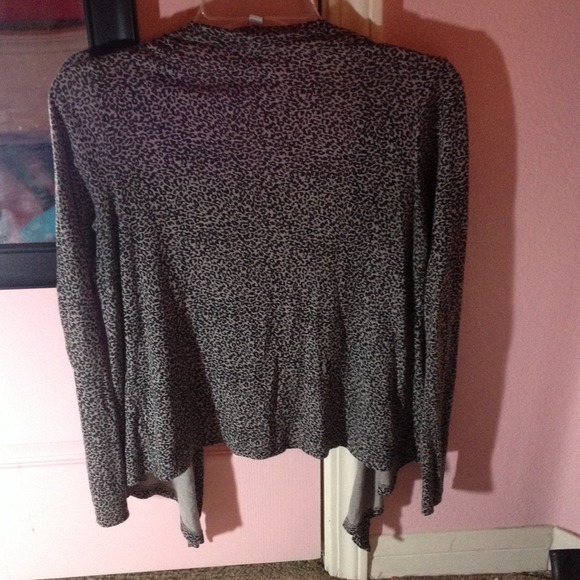 Clothes - Picture 3 of 3