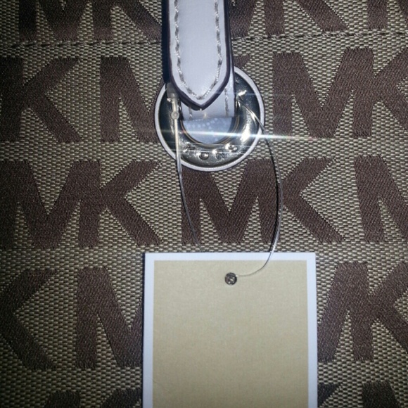Michael kors tote bag *SOLD* - Picture 2 of 4