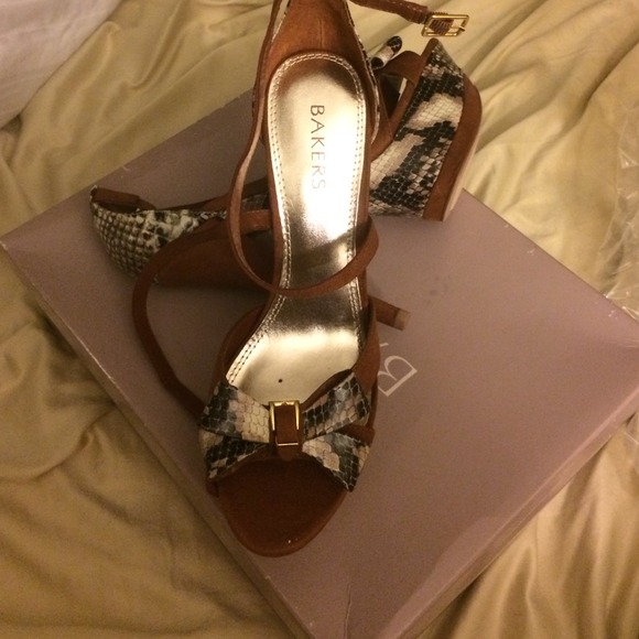 Sexy Snakeskin Suede Sandals - Picture 2 of 4