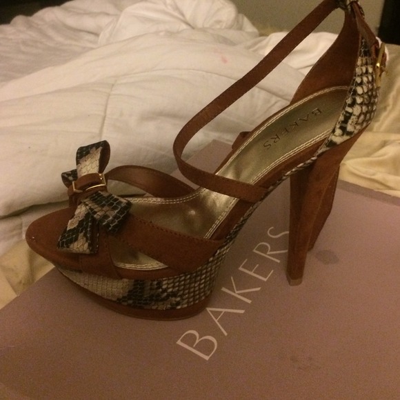 Sexy Snakeskin Suede Sandals - Picture 3 of 4