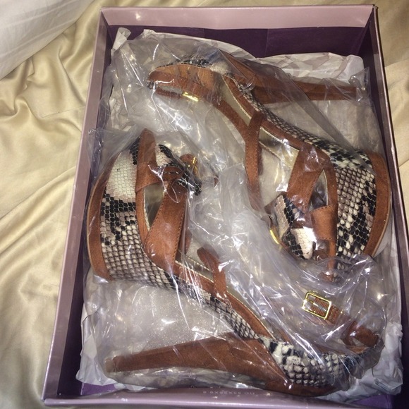 Sexy Snakeskin Suede Sandals - Picture 4 of 4