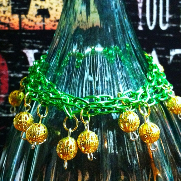Luck of the Irish Pot of Gold Bracelet - Picture 2 of 5