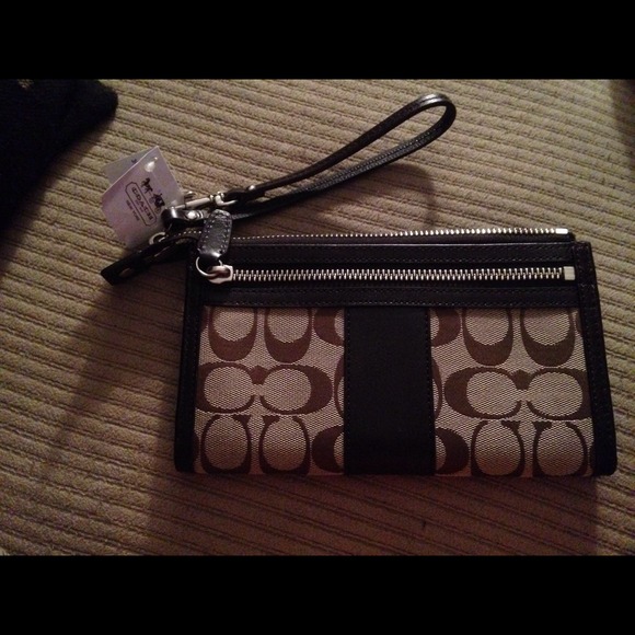 ✂️PRICE CUT✂️Today ONLY Auth COACH Wallet