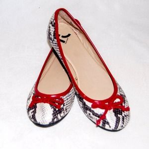 Report | ballerina flat