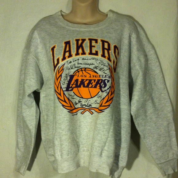Vintage Lakers sweatshirt from the '80s
