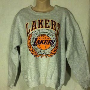 Vintage Lakers sweatshirt from the '80s