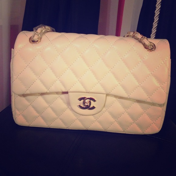 Light Beige Jumbo Chanel classic