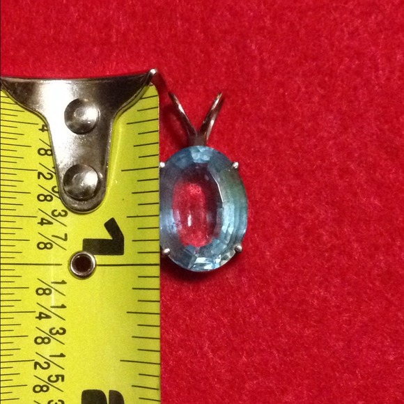 14k white gold topaz stone pendant - Picture 2 of 2